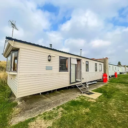 Lovely 6 Berth Caravan At Naze Marine Holiday Park In Essex Ref 17275C Walton-on-the-Naze Exterior photo